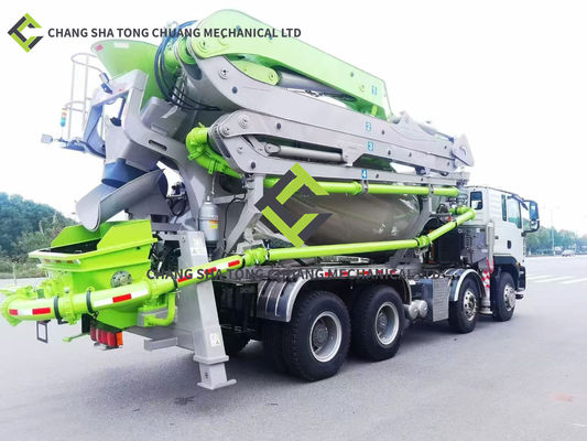 28-4M Bơm bê tông gắn trên xe tải với máy trộn Bốn cánh tay hình M gấp Khởi động điều khiển thủy lực